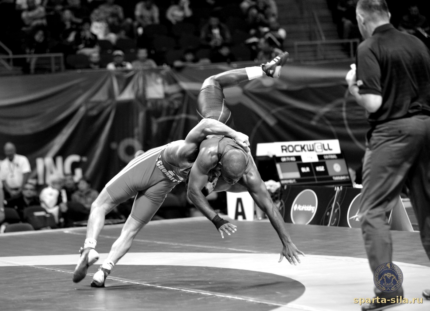 Расул Чунаев ловит соперника на движении — чемпионат мира 2015